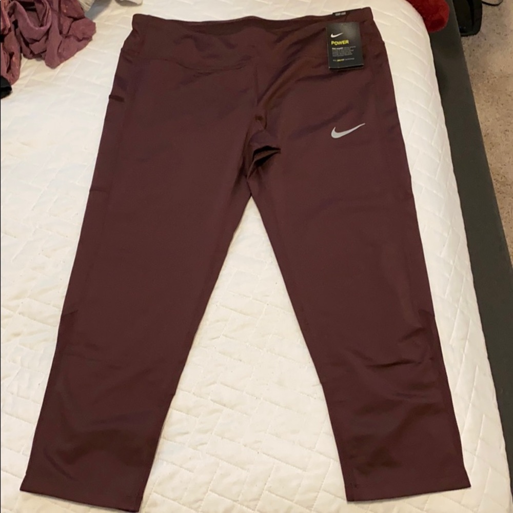 Nike compression crop leggings